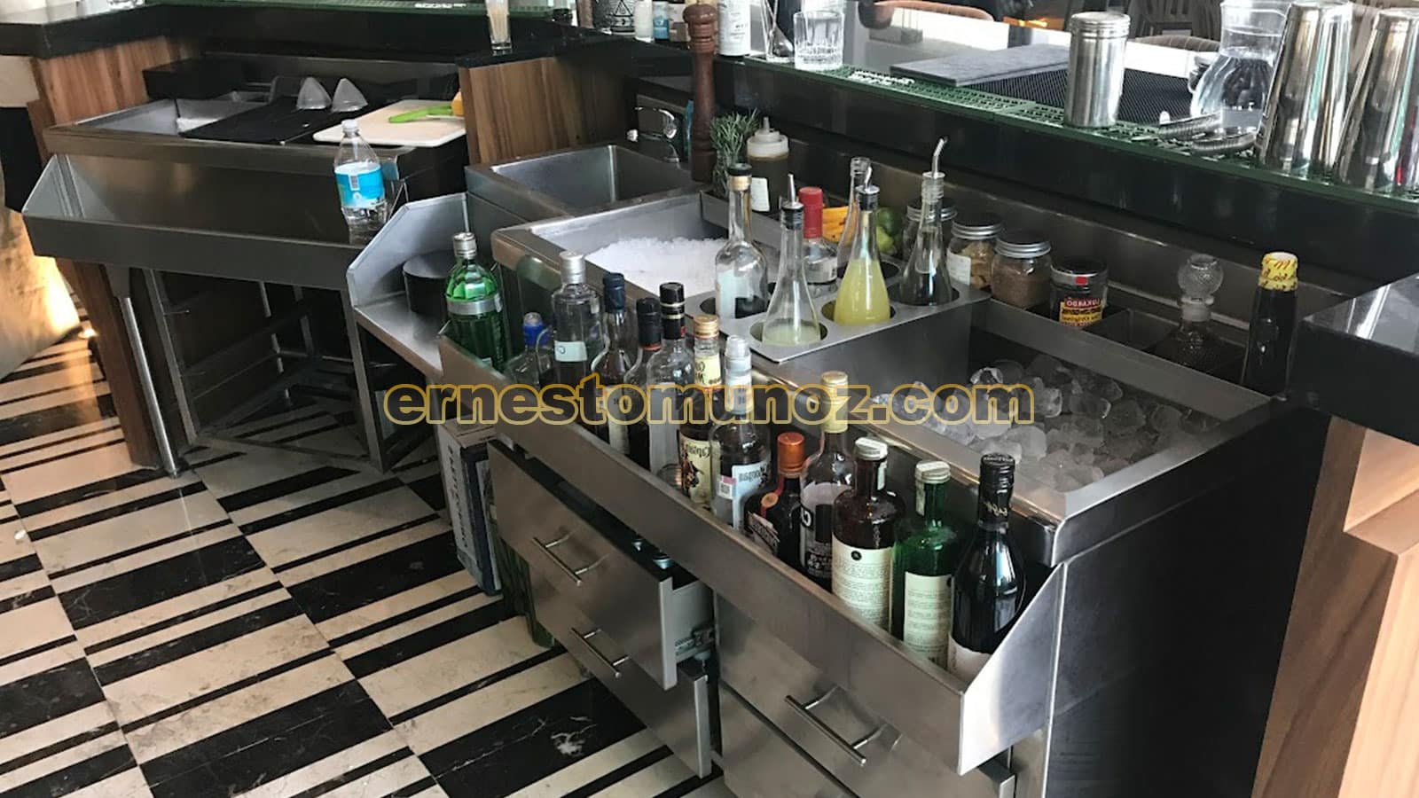 Jockey para bar – Ernesto Muñoz