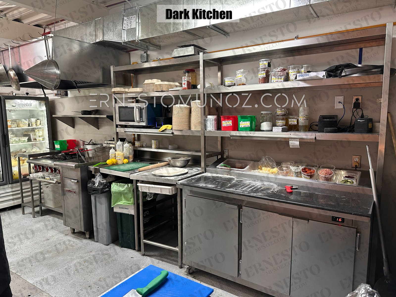 Dark Kitchen